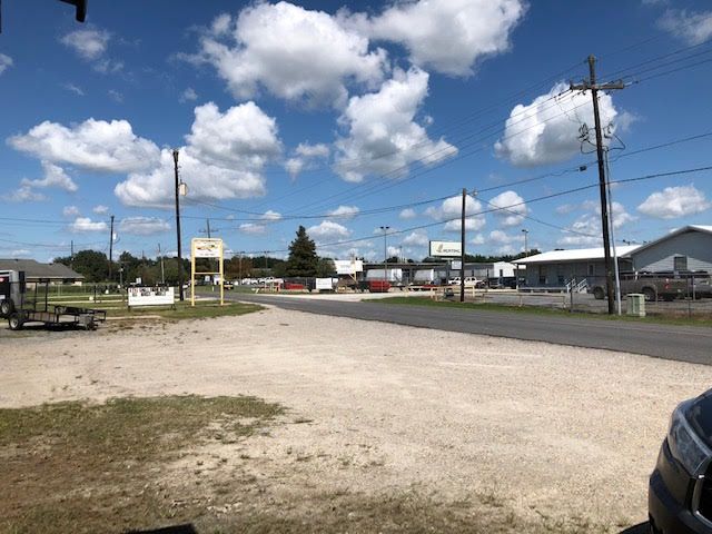 3902 Melancon Rd, Broussard, LA 70518